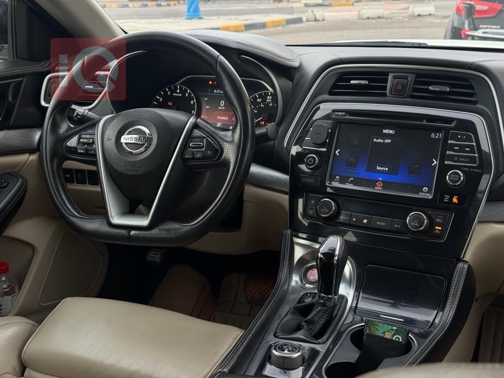 نيسان ماكسيما